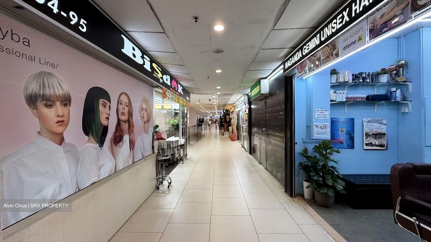 Lucky Plaza (D9), Shop House #628804621